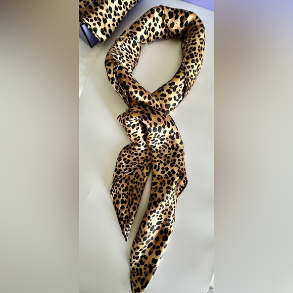 Très Silk - 100% Natural Mulberry Silk Large Scarves/Shawls - Picture 4 of 6